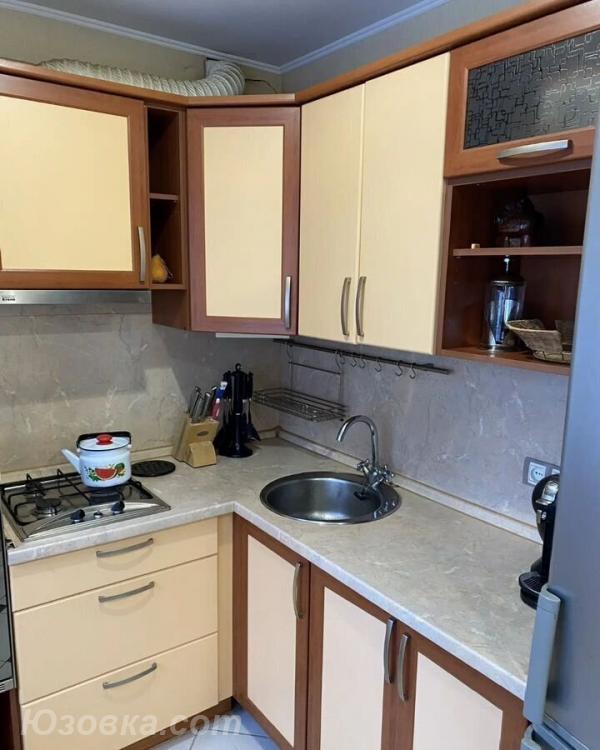 2-комн. квартира, 45м², с мебелью, 1/3 эт., ДОНЕЦК