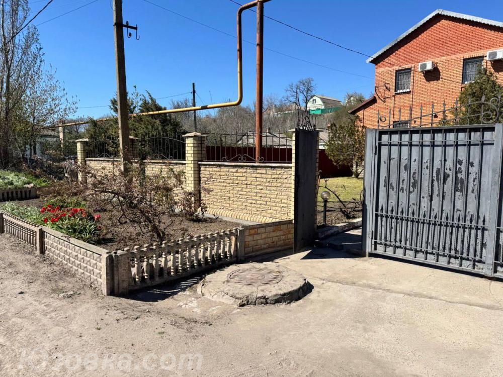Дом , 141 м², на участке 1,0 сот.