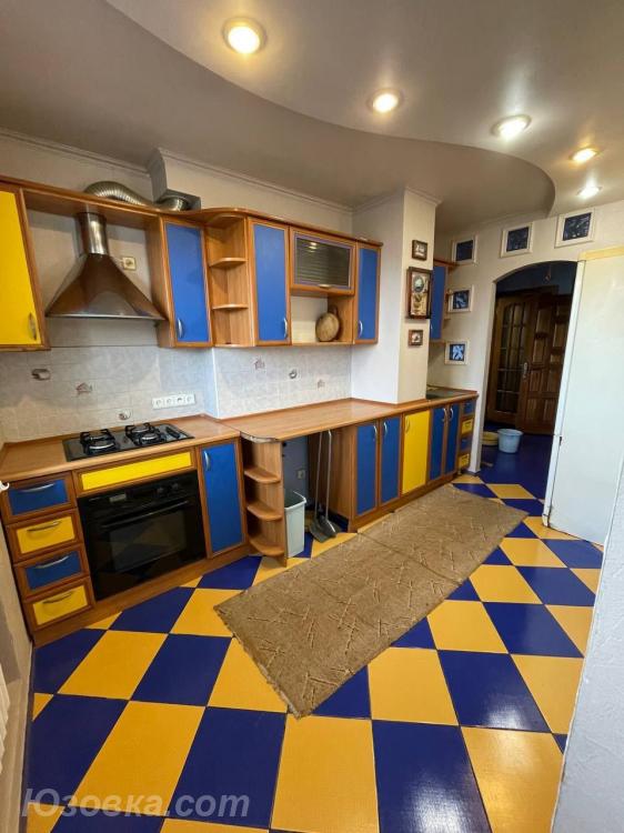 3-комн. квартира, 85 м², вторичка, 13/16 эт., ДОНЕЦК