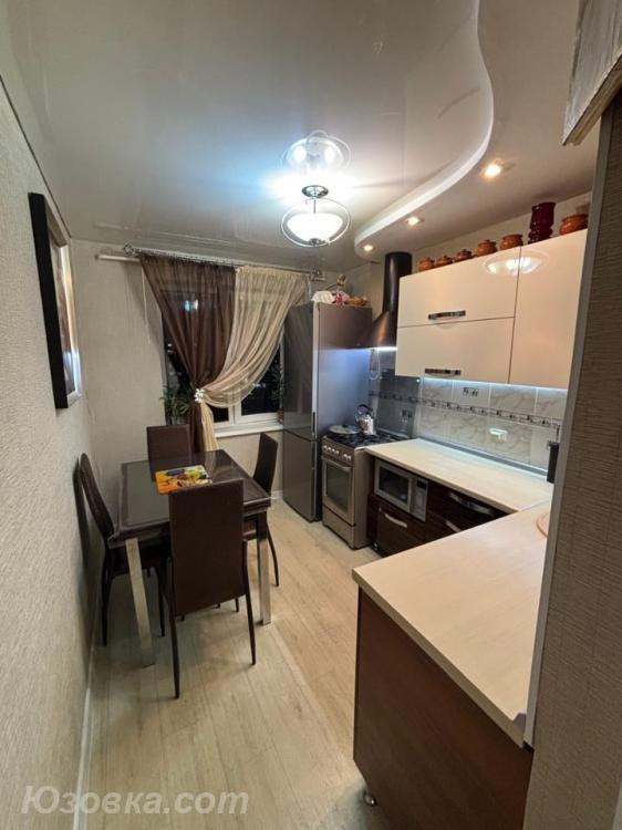 2-комн. квартира, 52м², с мебелью, 3/9 эт., ДОНЕЦК