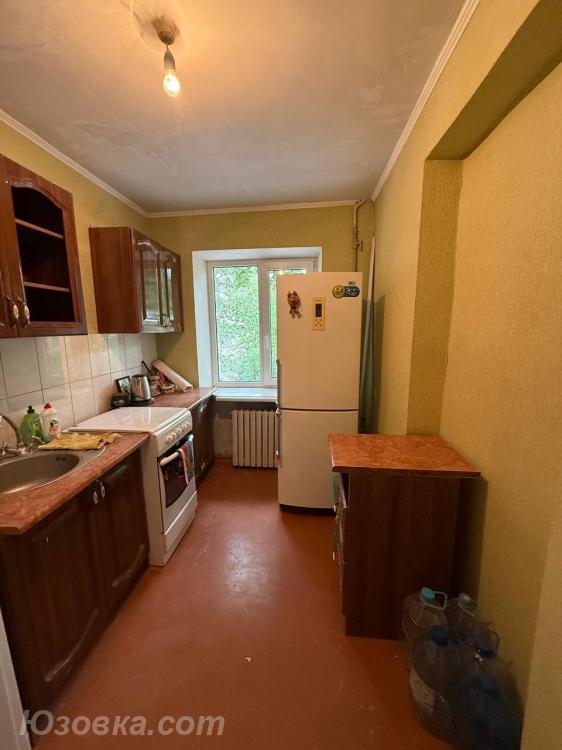 1-комн. квартира, 28 м², вторичка, 3/3 эт., ДОНЕЦК