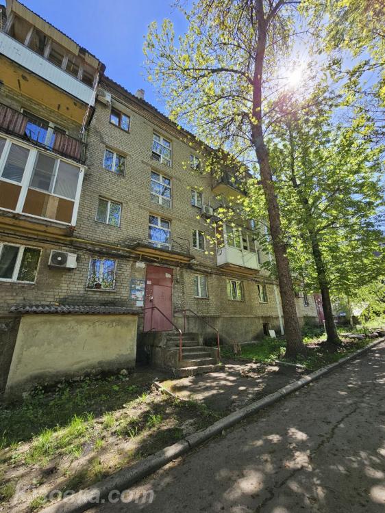3-комн. квартира, 57 м², вторичка, 4/4 эт., ДОНЕЦК