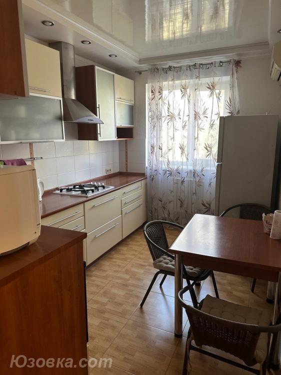 2-комн. квартира, 60 м², вторичка, 5/5 эт., ДОНЕЦК