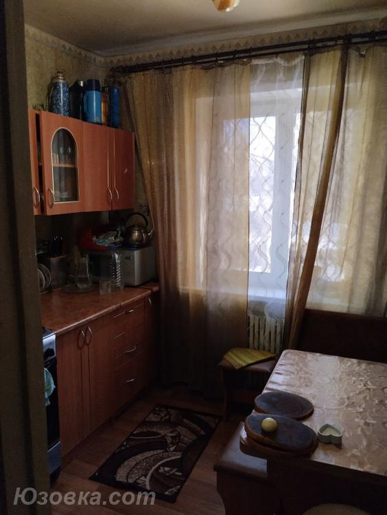 2-комн. квартира, 53 м², вторичка, 1/9 эт., ДОНЕЦК