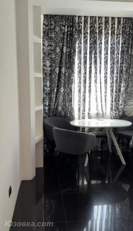 2-комн. квартира, 70м², с мебелью, 10/24 эт., ДОНЕЦК