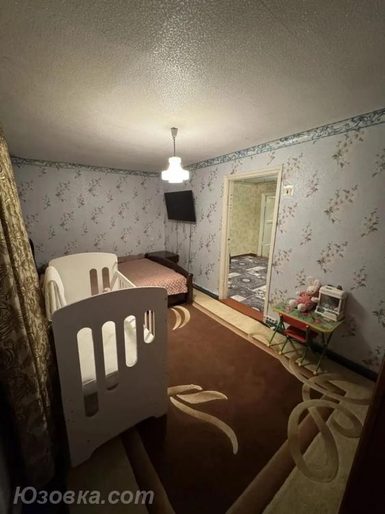3-комн. квартира, 61 м², вторичка, 2/2 эт., Макеевка