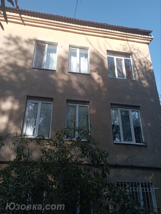 2-комн. квартира, 58 м², вторичка, 3/3 эт., ДОНЕЦК