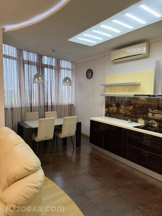 4-комн. квартира, 129 м², вторичка, 1/1 эт.
