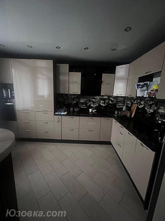 2-комн. квартира, 60м², с мебелью, 2/5 эт., ДОНЕЦК