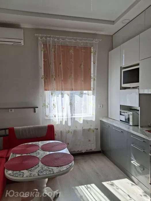 1-комн. квартира, 45м², с мебелью, 5/10 эт., ДОНЕЦК