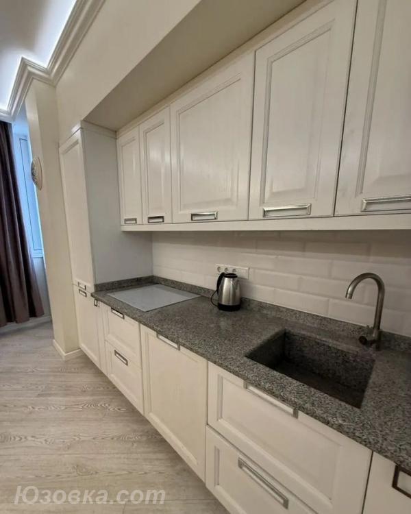 3-комн. квартира, 70м², с мебелью, 6/9 эт., ДОНЕЦК