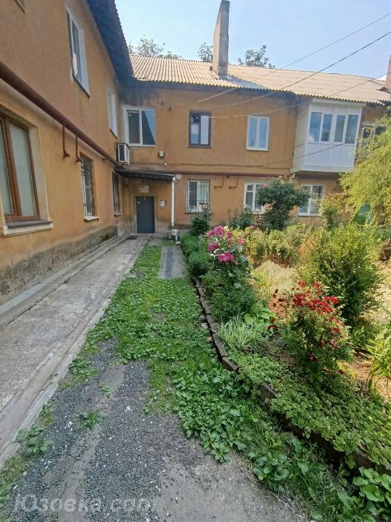 3-комн. квартира, 72 м², вторичка, 1/2 эт.