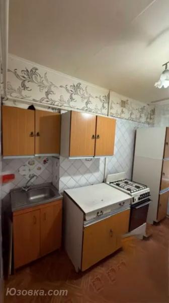 2-комн. квартира, 46 м², вторичка, 1/9 эт., ДОНЕЦК