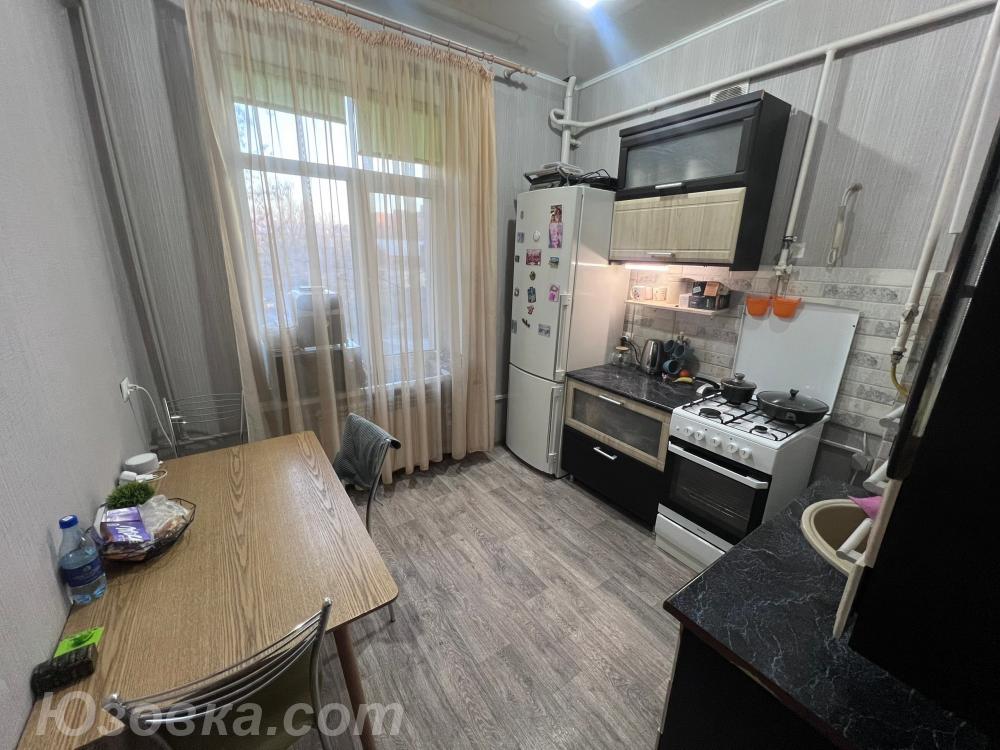 2-комн. квартира, 57 м², вторичка, 2/4 эт., Макеевка