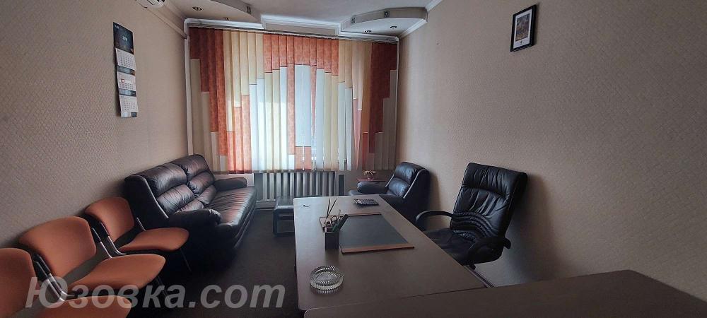Продам офис 184 м2 в центре Донецка. Район крытого рынка.