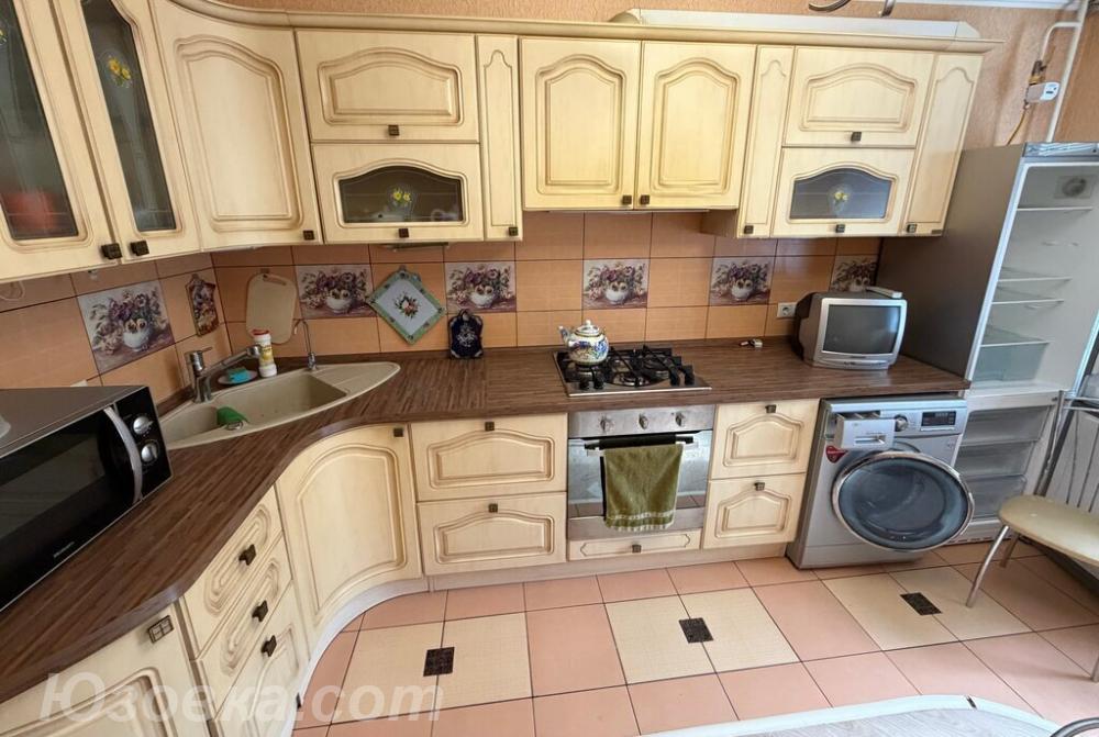 2-комн. квартира, 65м², с мебелью, 4/9 эт., ДОНЕЦК