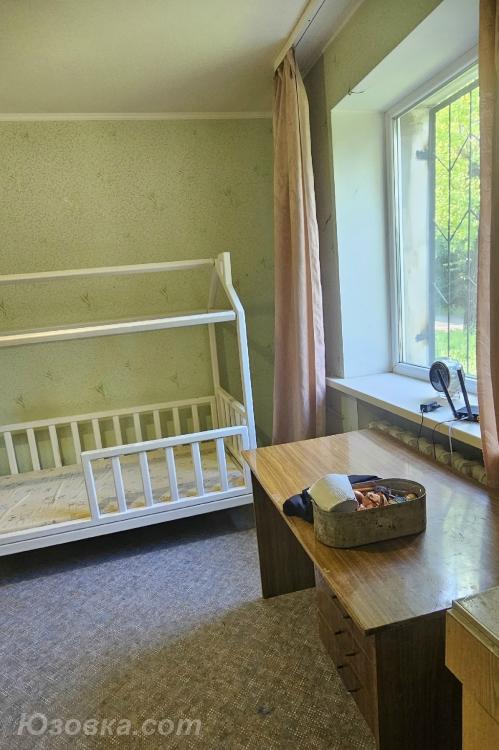 3-комн. квартира, 65 м², вторичка, 1/3 эт., ДОНЕЦК
