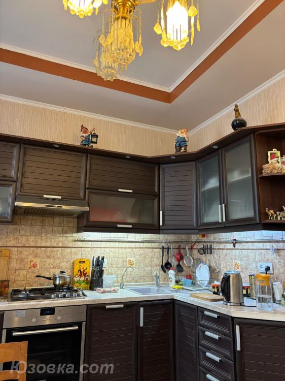 4-комн. квартира, 94 м², вторичка, 2/4 эт., ДОНЕЦК