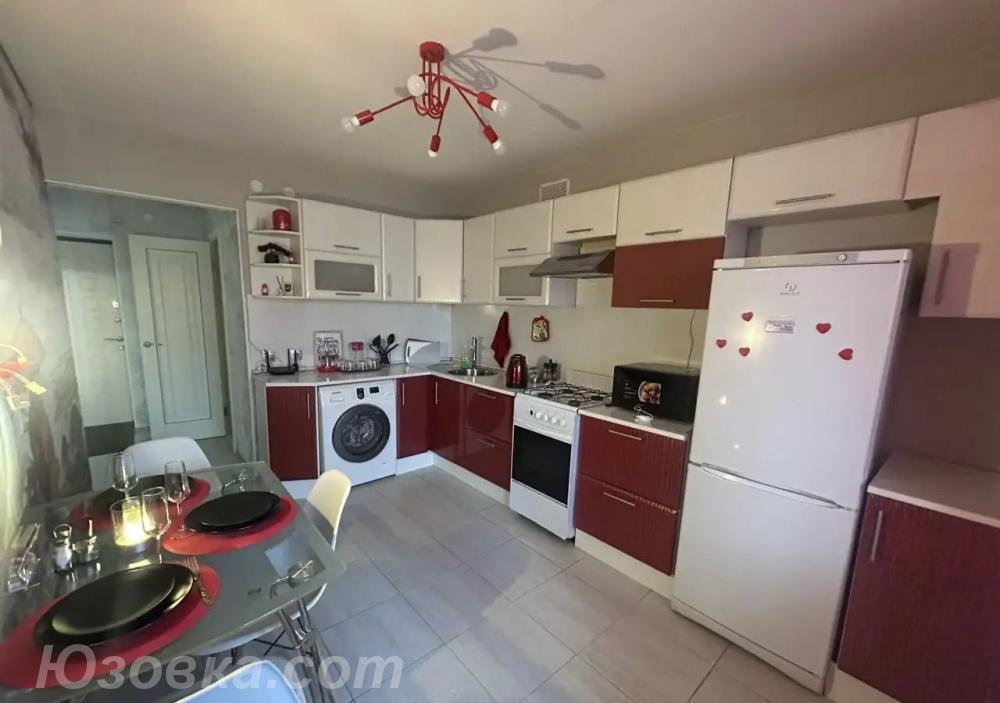 1-комн. квартира, 46м², с мебелью, 3/5 эт., ДОНЕЦК