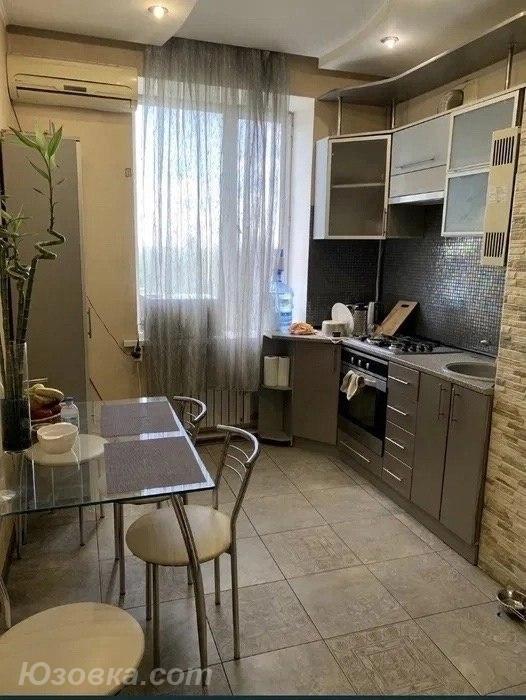 2-комн. квартира, 32м², с мебелью, 2/5 эт., ДОНЕЦК