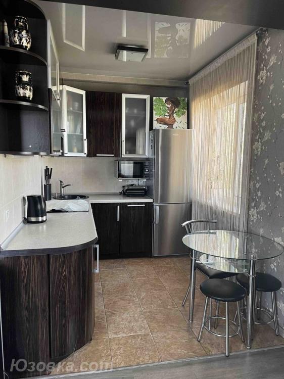 2-комн. квартира, 50м², с мебелью, 2/5 эт., ДОНЕЦК