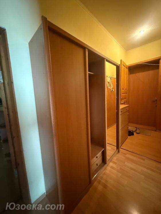 2-комн. квартира, 47м², с мебелью, 1/3 эт., ДОНЕЦК