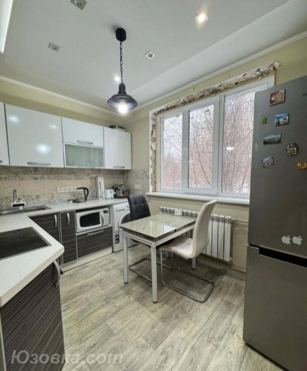 2-комн. квартира, 56м², с мебелью, 2/9 эт., ДОНЕЦК