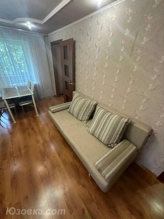 2-комн. квартира, 46 м², вторичка, 1/1 эт., ДОНЕЦК