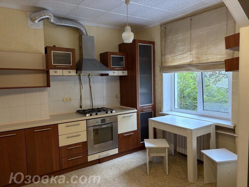 студия квартира, 45м², мебель частично, 1/1 эт.
