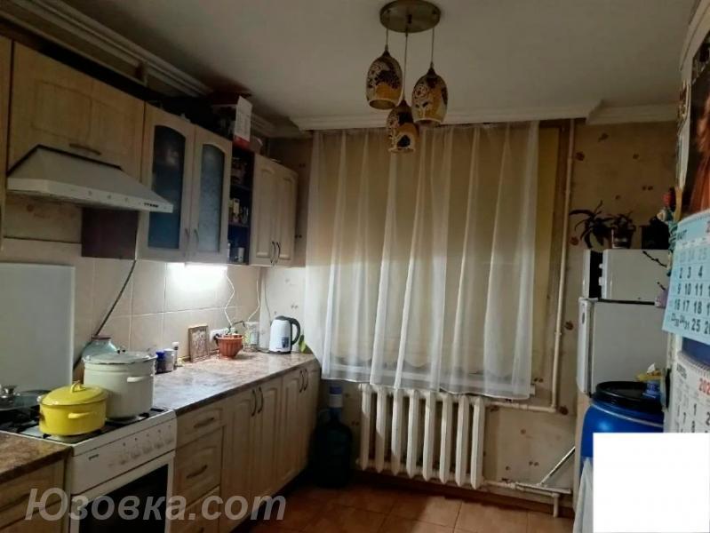 3-комн. квартира, 65 м², вторичка, 1/9 эт., ДОНЕЦК