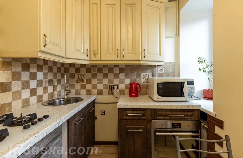 2-комн. квартира, 64м², с мебелью, 2/5 эт., ДОНЕЦК