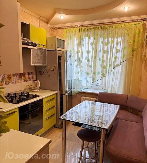 2-комн. квартира, 50 м², вторичка, 8/9 эт., ДОНЕЦК
