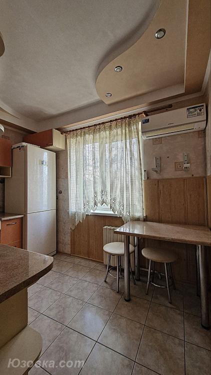 4-комн. квартира, 68 м², вторичка, 5/5 эт., ДОНЕЦК