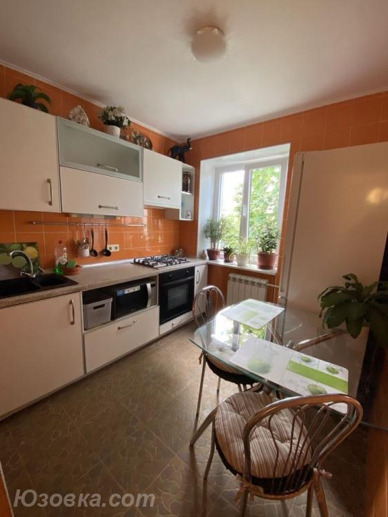 2-комн. квартира, 51м², с мебелью, 4/9 эт., ДОНЕЦК
