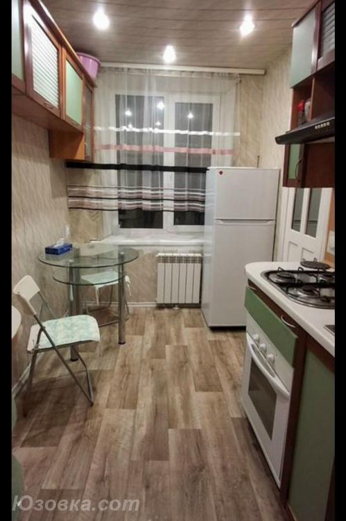 3-комн. квартира, 63 м², вторичка, 2/4 эт., ЛУГАНСК