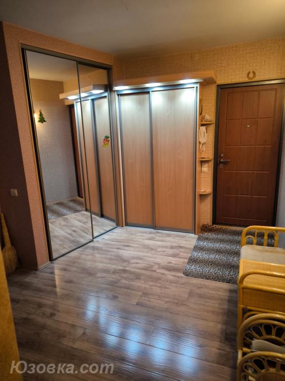 3-комн. квартира, 65м², с мебелью, 2/5 эт., ДОНЕЦК