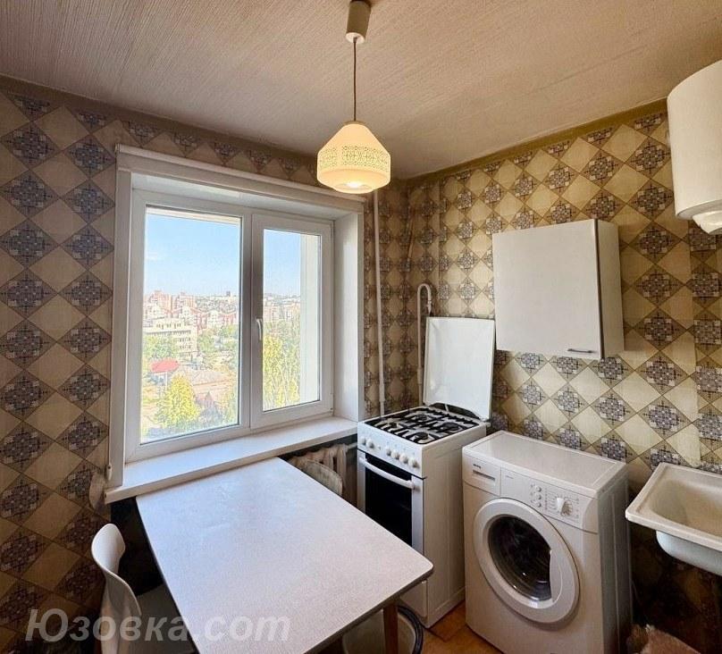 2-комн. квартира, 54 м², вторичка, 9/9 эт., ДОНЕЦК