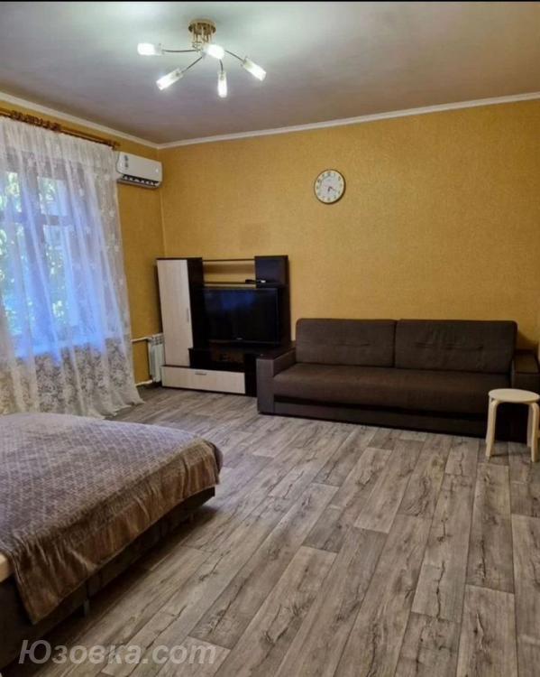 2-комн. квартира, 56м², с мебелью, 3/3 эт., ДОНЕЦК