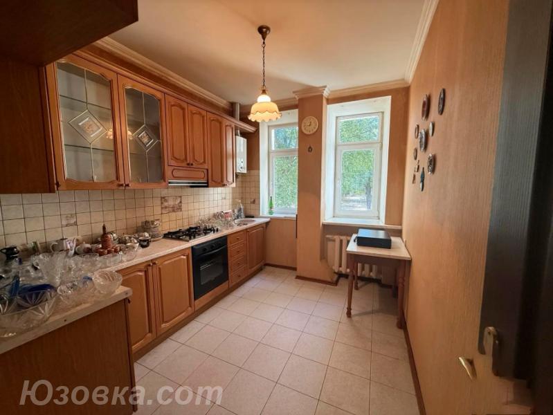 3-комн. квартира, 70 м², вторичка, 1/30 эт.