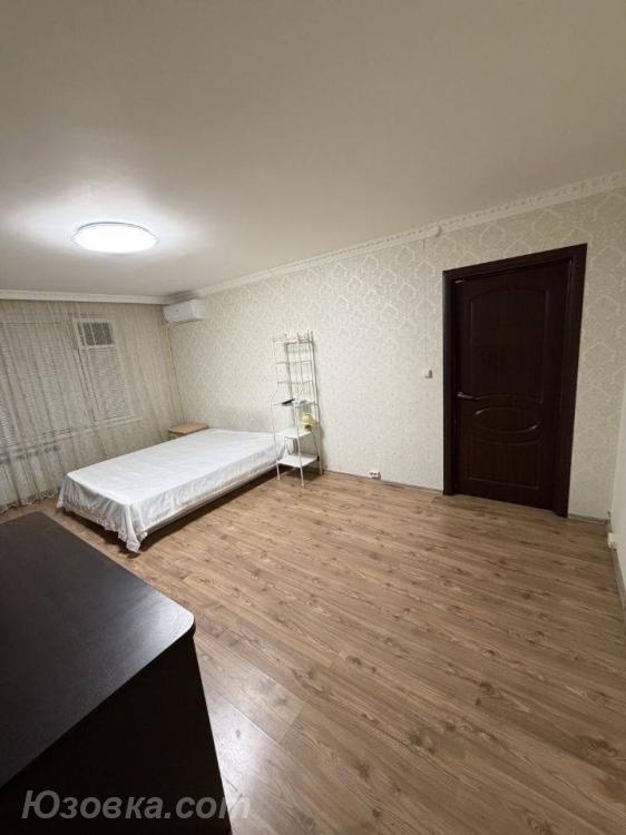 1-комн. квартира, 42м², с мебелью, 4/5 эт., ДОНЕЦК