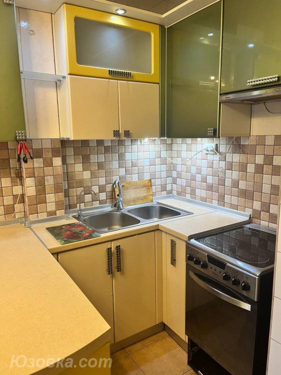 2-комн. квартира, 52м², с мебелью, 4/9 эт., ДОНЕЦК