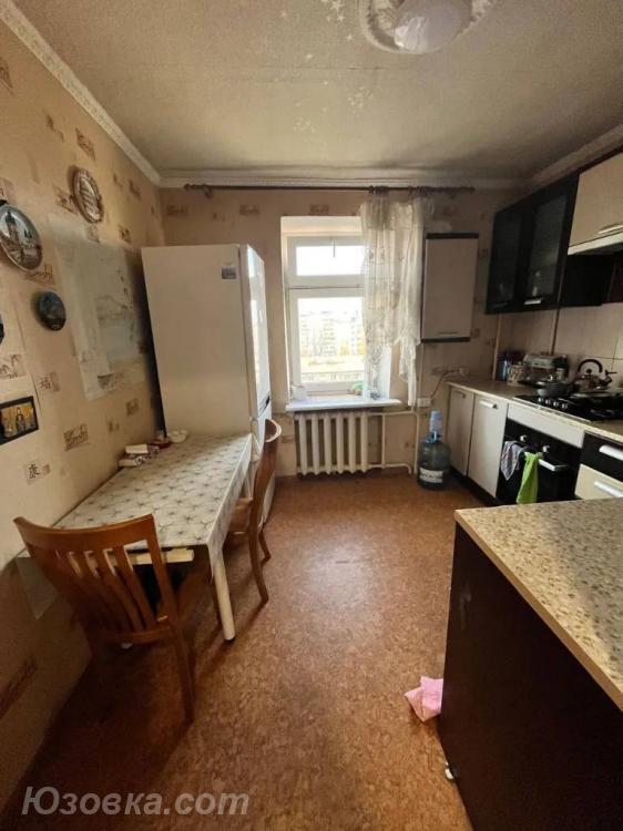 2-комн. квартира, 46м², с мебелью, 3/9 эт., ДОНЕЦК