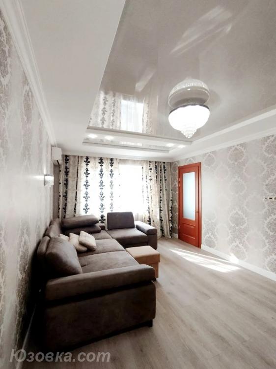 3-комн. квартира, 64 м², вторичка, 1/10 эт.