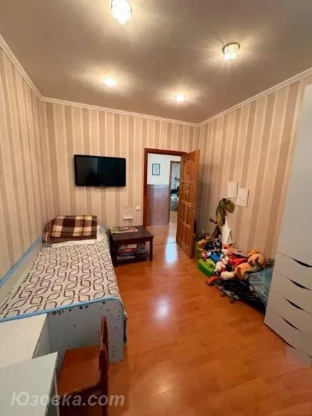 3-комн. квартира, 80 м², вторичка, 4/5 эт., ДОНЕЦК