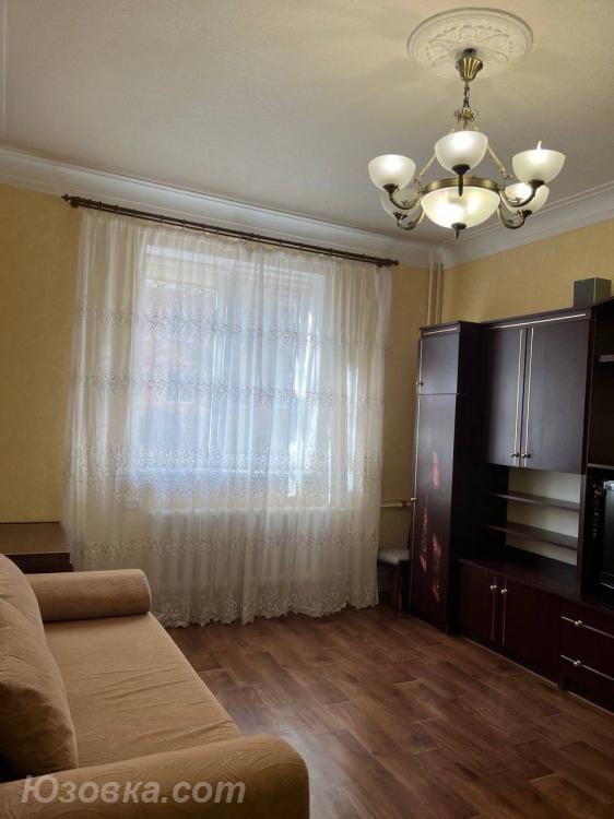 2-комн. квартира, 42 м², вторичка, 1/2 эт., ДОНЕЦК
