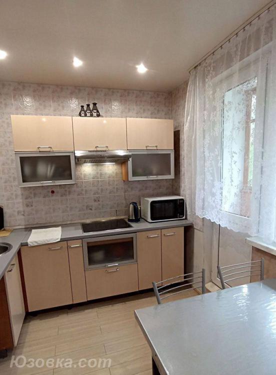 2-комн. квартира, 46м², с мебелью, 4/9 эт., ДОНЕЦК
