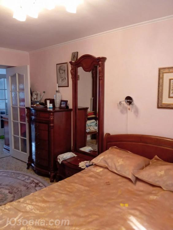 2-комн. квартира, 54 м², вторичка, 3/9 эт., ДОНЕЦК