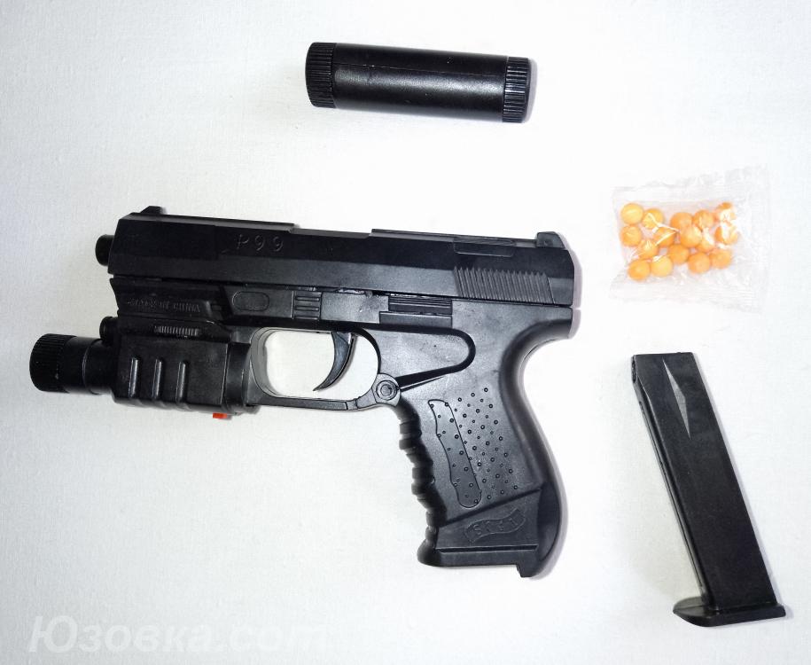 Новый игрушечный пистолет на пульках с лазерным прицелом