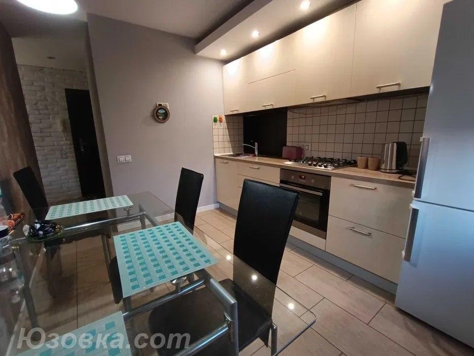 3-комн. квартира, 68м², с мебелью, 5/9 эт., ДОНЕЦК