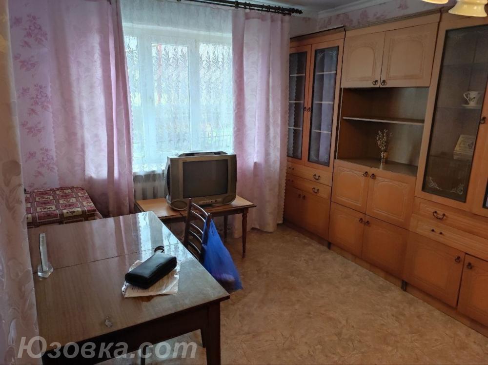 2-комн. квартира, 43 м², вторичка, 1/3 эт.